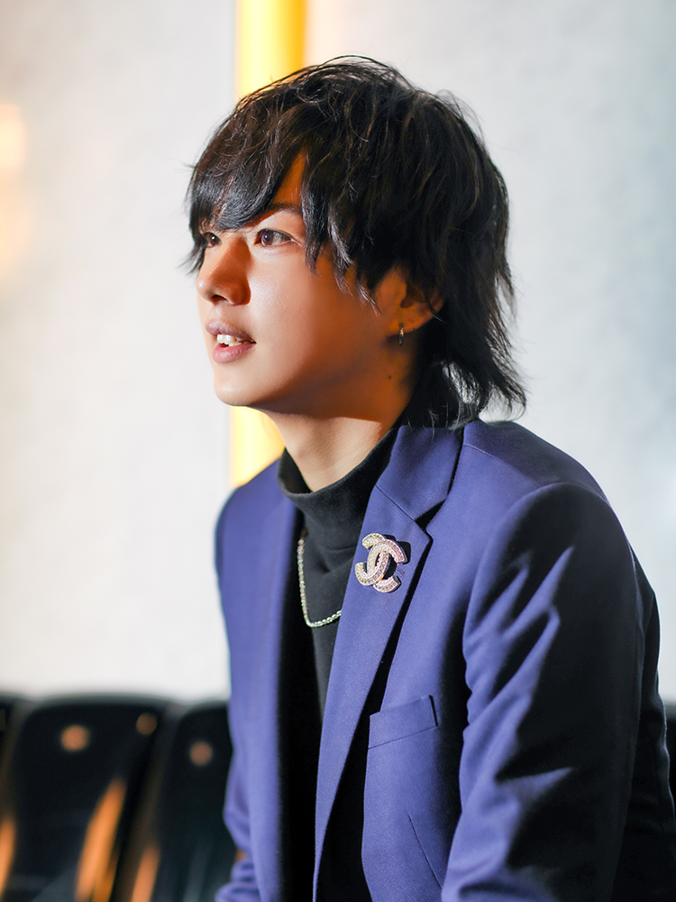 【OVER】静岡から歌舞伎町へ! 期待のホープ『なつき』にインタビューを企画!!