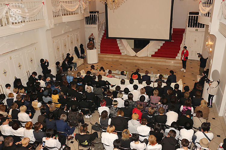 STARDAM GROUP シャンパンコール大会