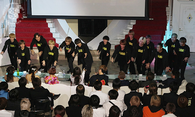 STARDAM GROUP シャンパンコール大会