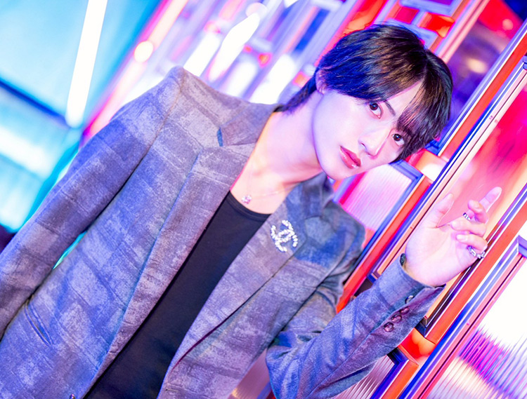 【ATOM ROYAL -TOKYO-】美波 駿佑 異色の経歴を持つ男が、ホストという職業にどんな“本質”を見出したのか――今、その答えが明かされる。