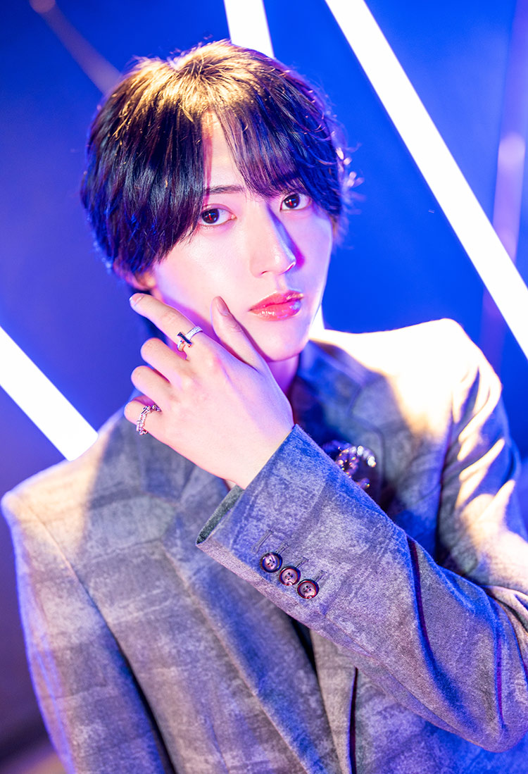 【ATOM ROYAL -TOKYO-】美波 駿佑 異色の経歴を持つ男が、ホストという職業にどんな“本質”を見出したのか――今、その答えが明かされる。