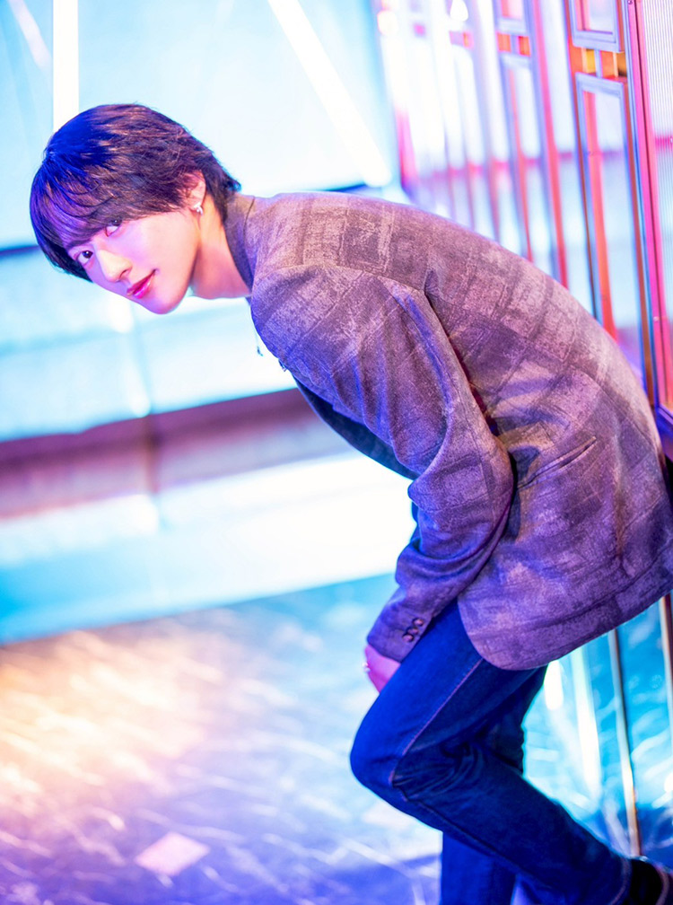 【ATOM ROYAL -TOKYO-】美波 駿佑 異色の経歴を持つ男が、ホストという職業にどんな“本質”を見出したのか――今、その答えが明かされる。