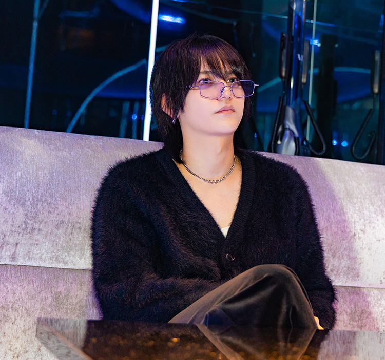 【ATOM-PLACE-】 mAko 表舞台を離れた彼が選んだ次の場所──モデル経験を武器に夜で躍進する理由