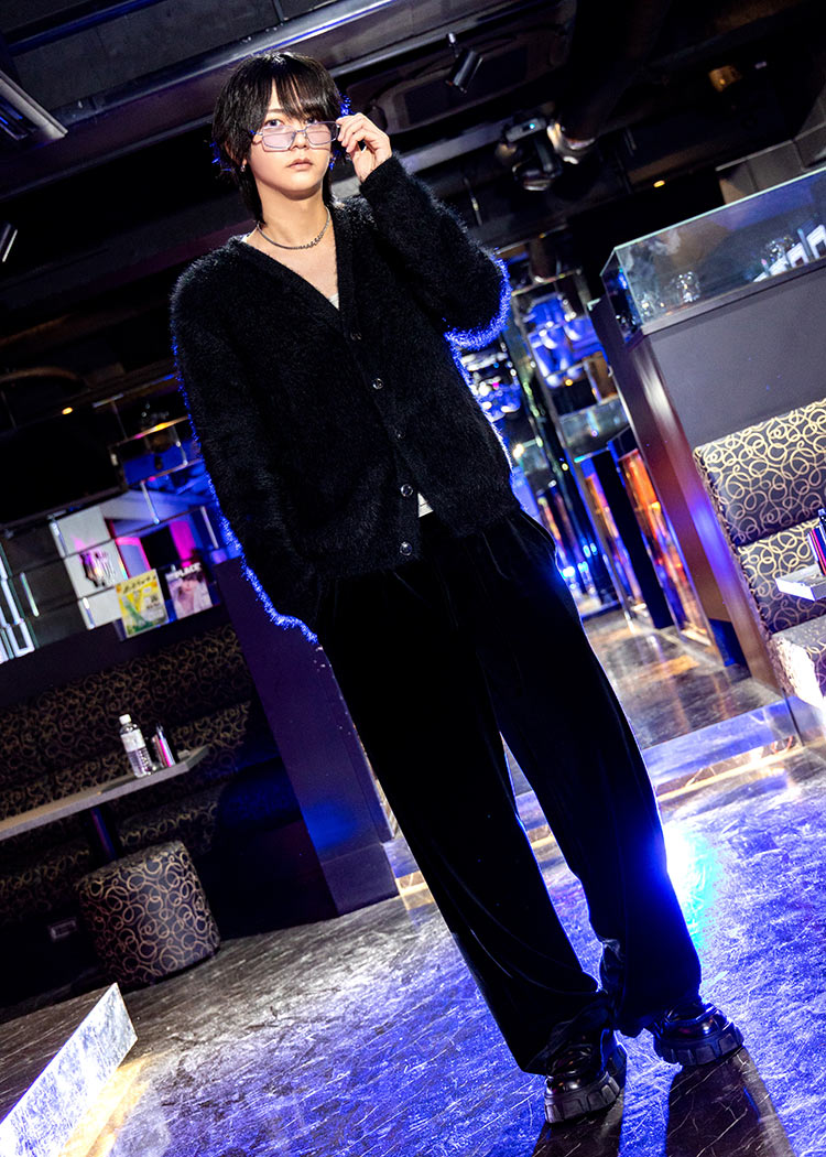 【ATOM-PLACE-】 mAko 表舞台を離れた彼が選んだ次の場所──モデル経験を武器に夜で躍進する理由