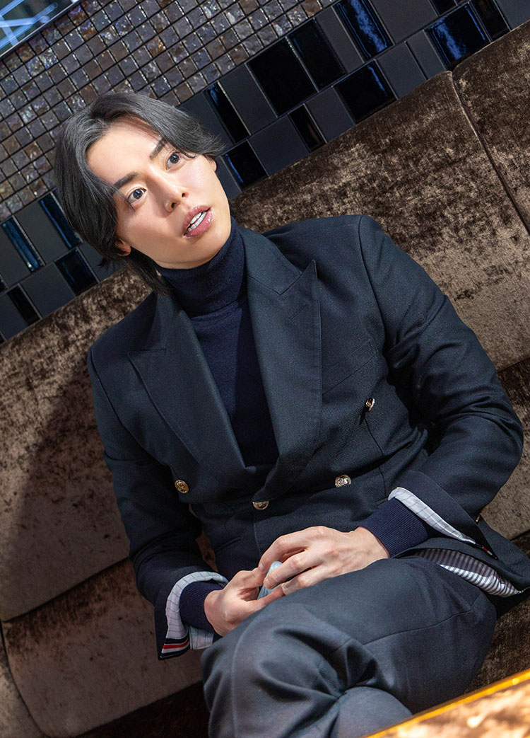 【ATOM-Travis-】  りゅうせい 10万円を握りしめて東京へ。そこで出会ったホストの世界