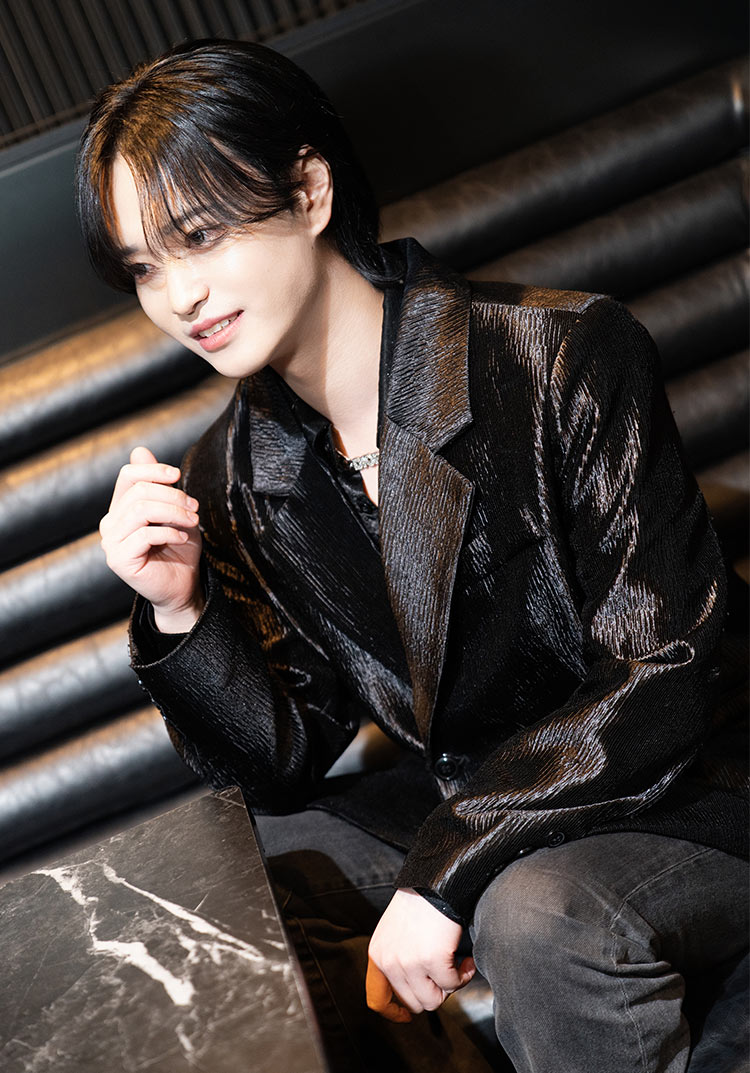 【CHRONO】愛叶 軽い気持ちで飛び込んで、4年半。——ホストが教えてくれた、続けることの意味