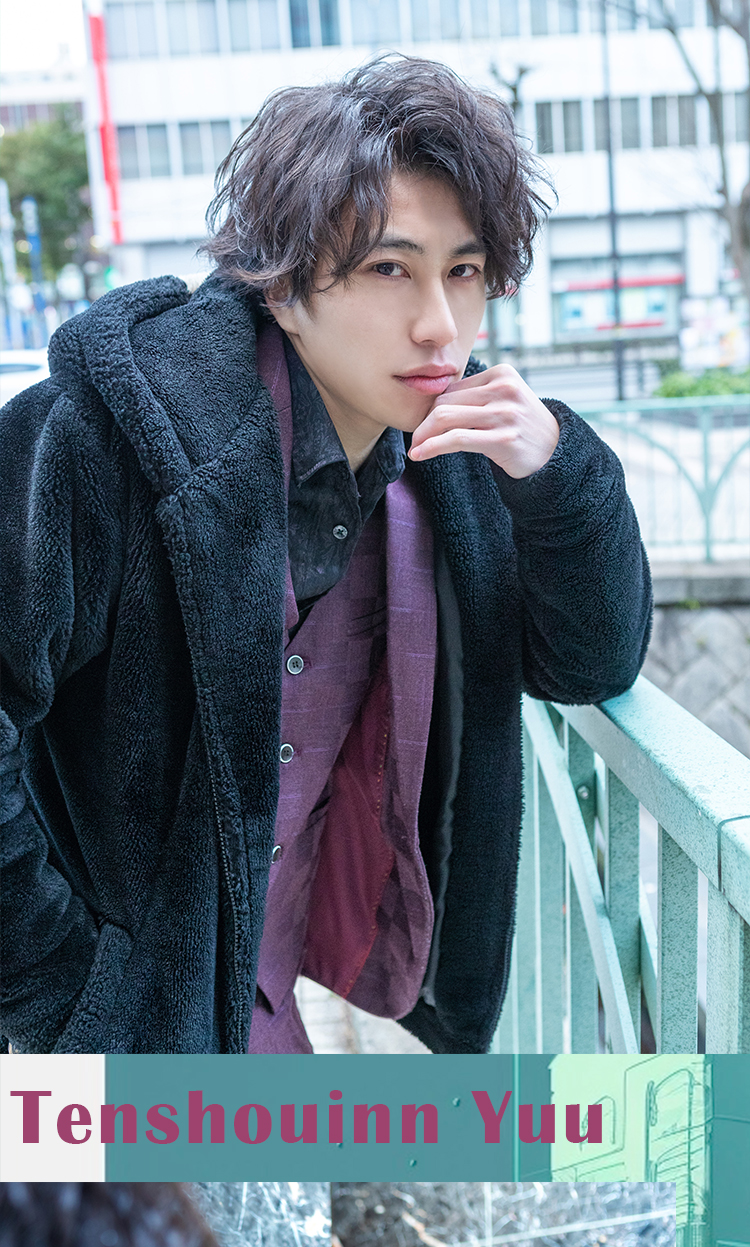 『ATHENA』から2人のプレイヤーがグラビアに登場!!