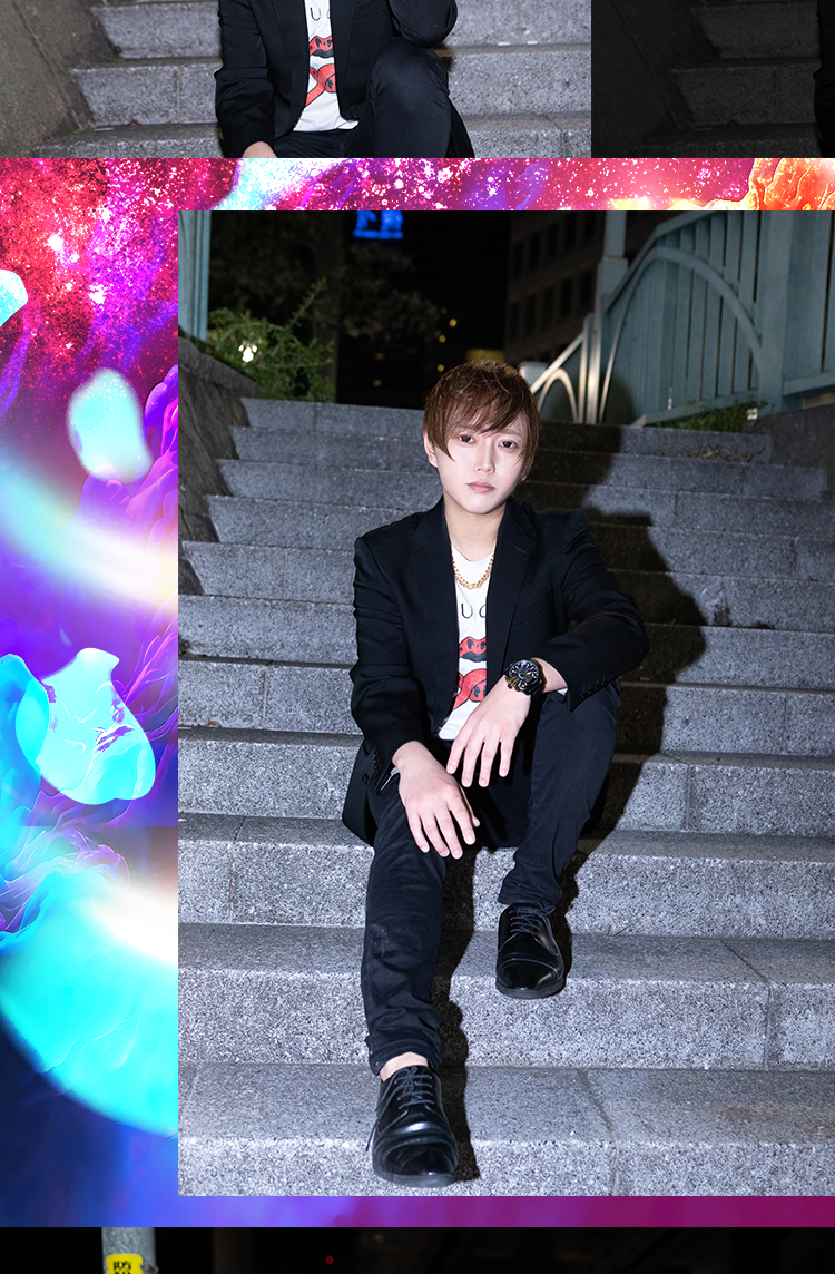 『ArayZ』のスター候補2人がグラビアに登場!!