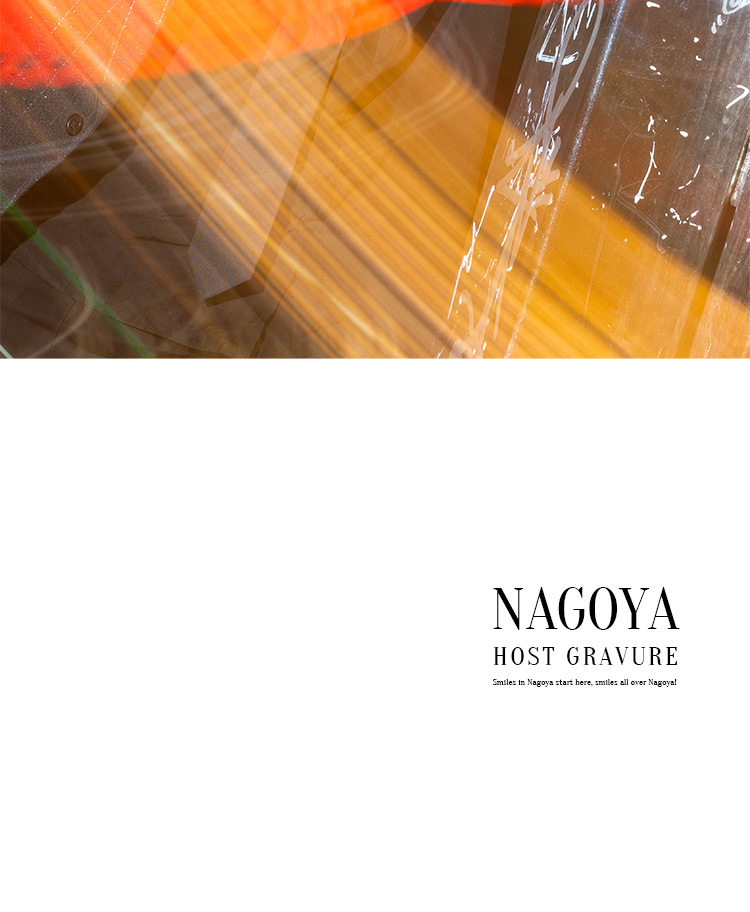 『SMILE』が魅せる4名の渾身グラビア！