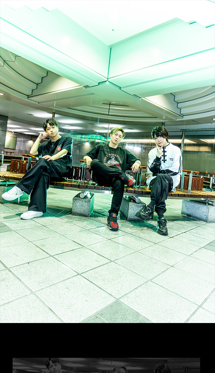 『Alive after force』のイケメン3人組がグラビアに登場!!