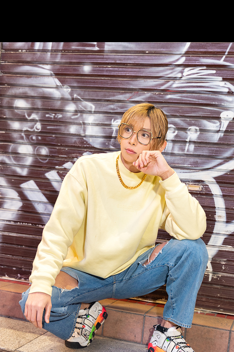 ミナミのストリートに『ASIA-大阪本店-』の今が旬のイケメンコンビ、クールに登場!!