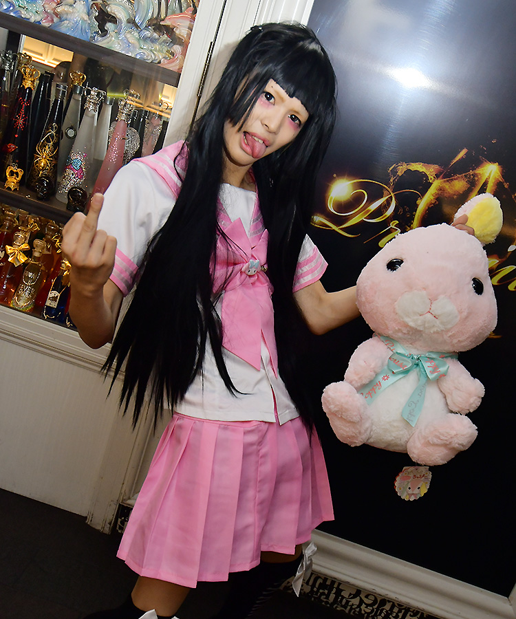 セーラー服と兎さんで可愛くハイチーズ♪