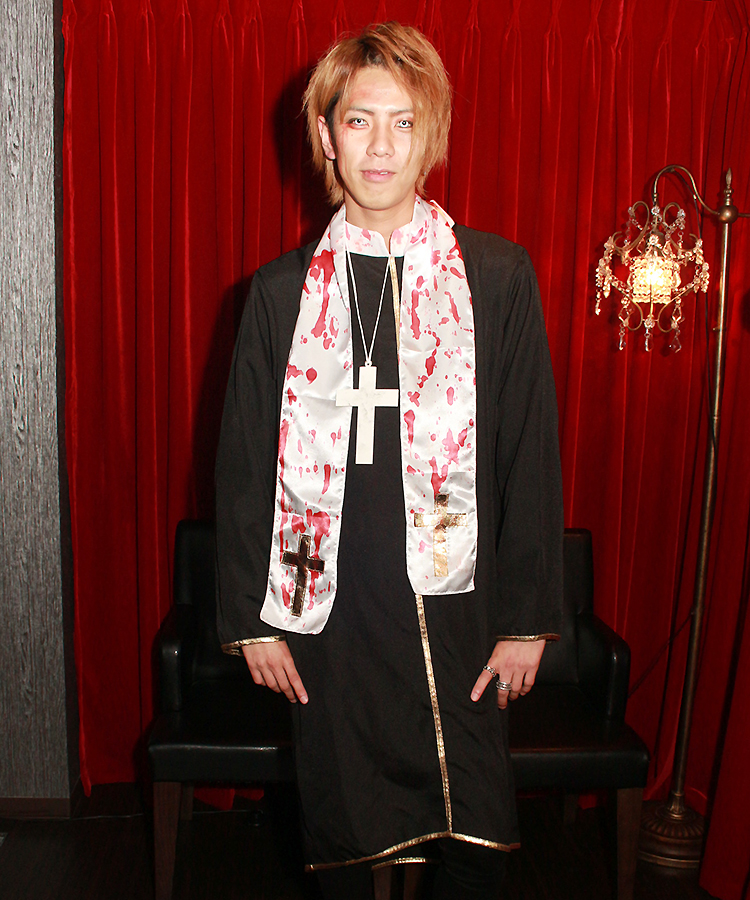 ゾンビに感染してしまった哀れな神父