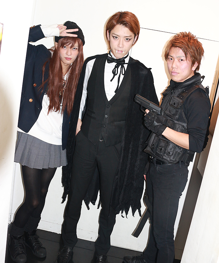 女子高生とドラキュラとSWATの異業種交流(笑)