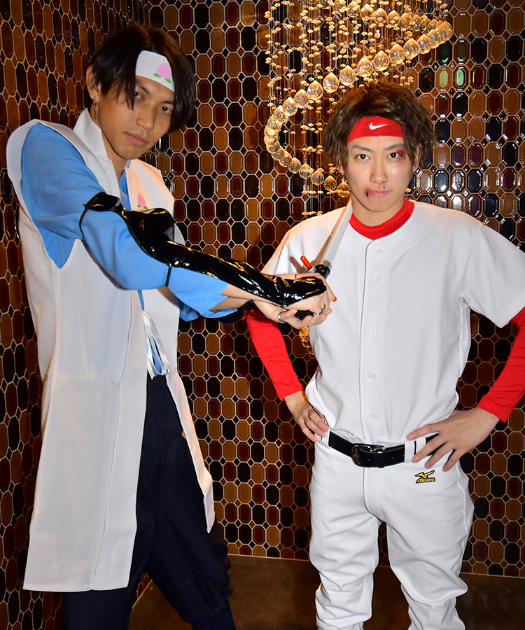 桃太郎&遅刻して殴られた部員だそうです(笑)