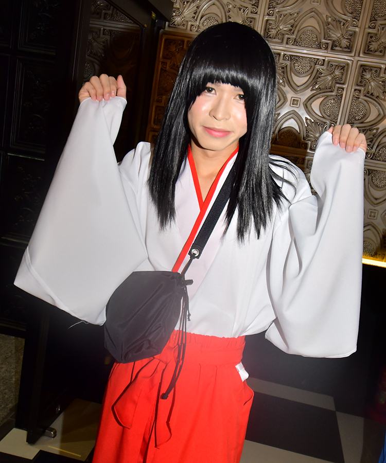 可愛い巫女さんですよ〜☆