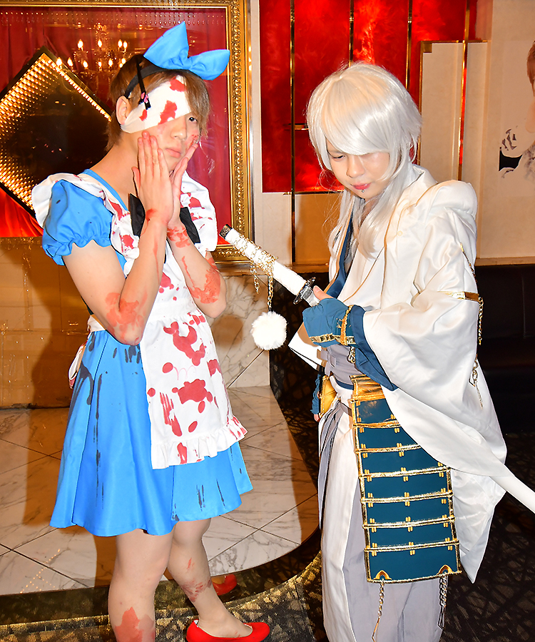 拙者がアリスをお守り致します…