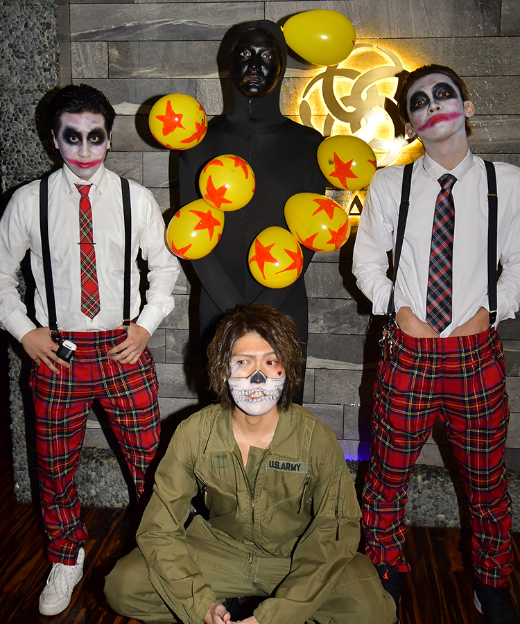 様々なメイクでお客様をおもてなし!!