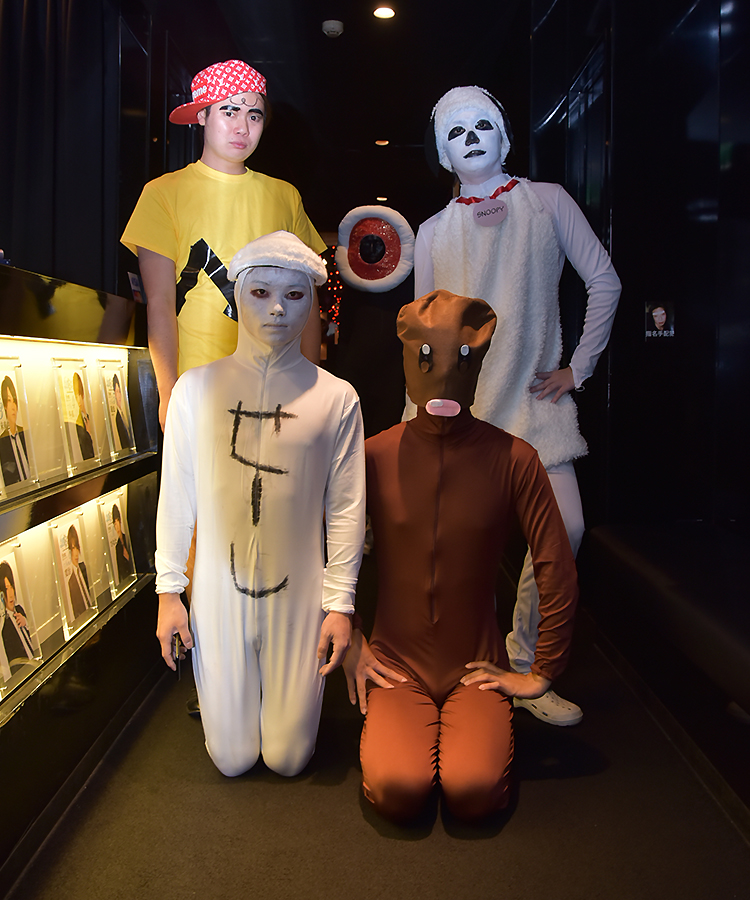 なんとも言えないこの光景…(笑)