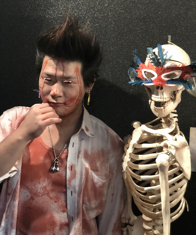 いろいろとツッコミどころ満載ですね(笑)