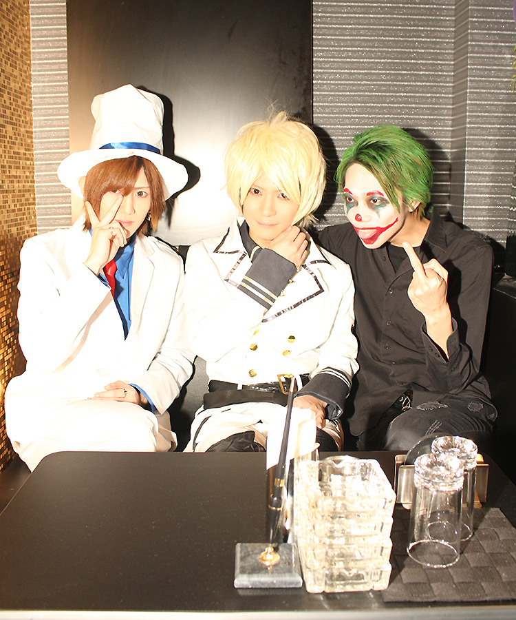 イケメンのテーブルがこちらっっ!