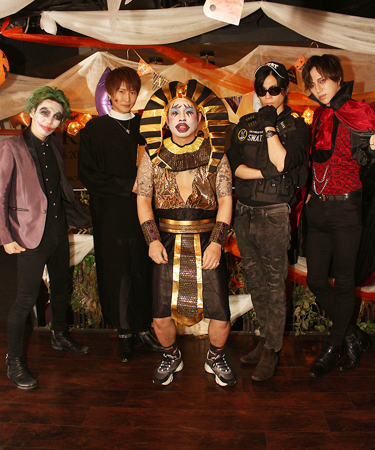 ファラオを囲む会