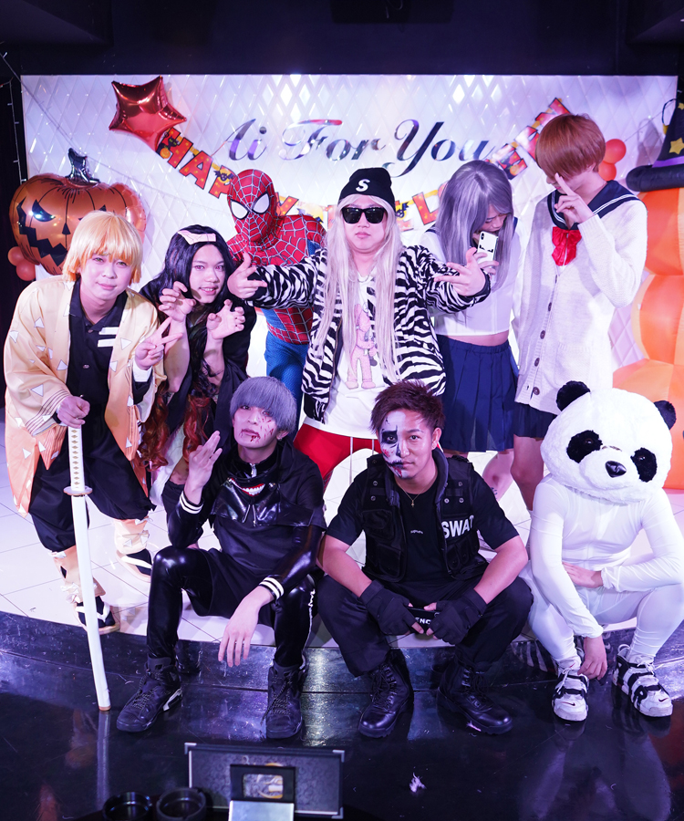 アニメキャラからSWAT、さらにパンダやDJ KOOまで!! バラエティ色豊かなイケメンコスプレ♪