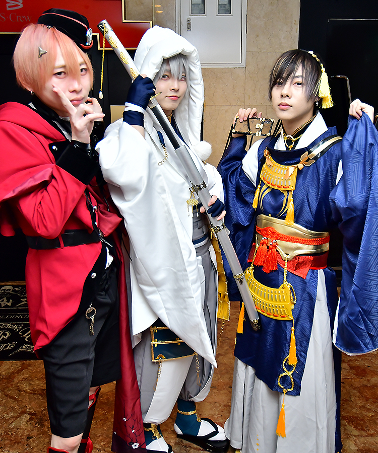 世界を守る様々な戦士たちが新たな敵に立ち向かう!!