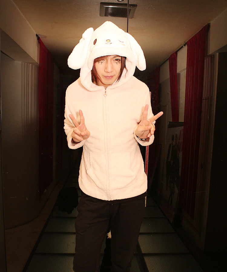 着ぐるみ姿でダブルピース!!