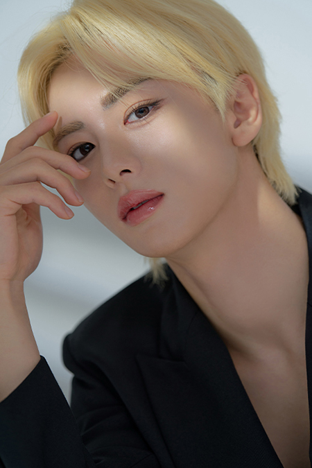 糸師 凛 TOP DANDY 歌舞伎町