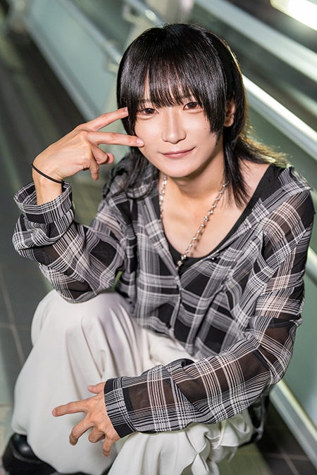 ハチ WHITE 愛媛/松山