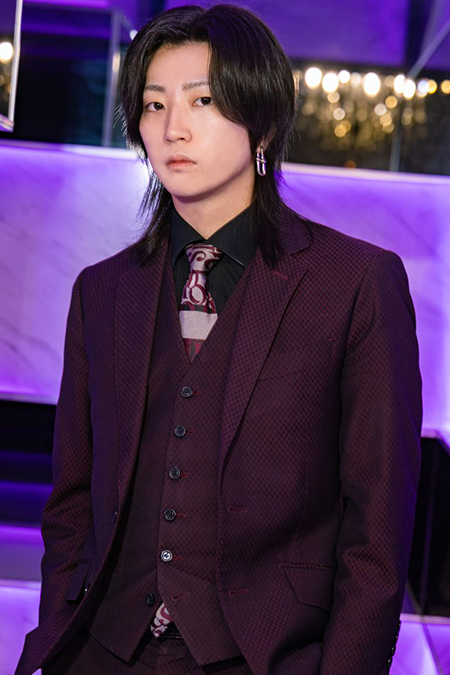 CROWN GROUP 椎名 翼