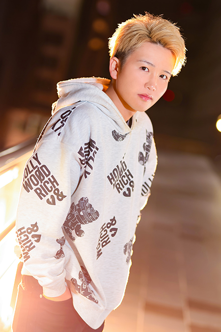 ミナト WHITE 愛媛／松山