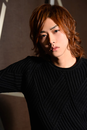 CROWN GROUP 鳳城 シュウ