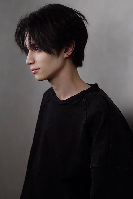 白 ATOM-ROYAL- 大阪 ミナミ