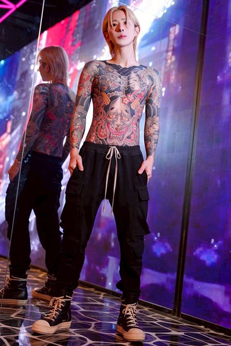 詩 CRSS GUILD 大阪 ミナミ