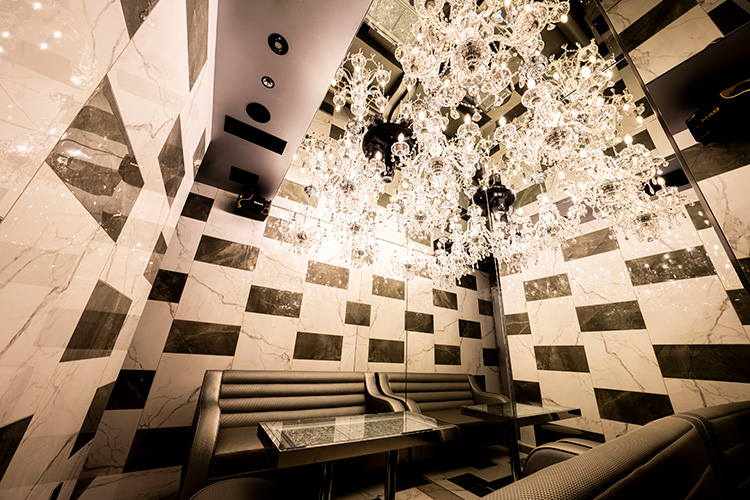 大阪 ミナミ ReAL リアル