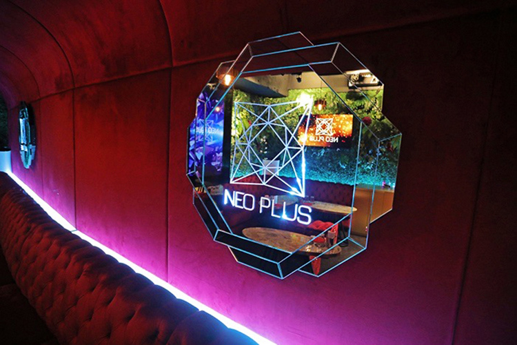 歌舞伎町 NEO PLUS ネオプラス